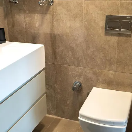 Skyland - 32nd Floor Luxury Studio